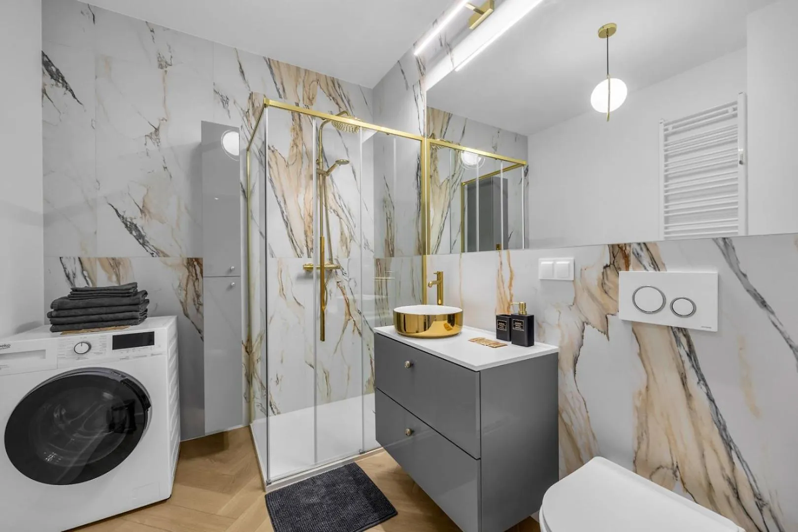 Apartment 61M2 Wlochy Apt - Parking, Gym, Balcony, Workspace - By Rentujemy Warsaw