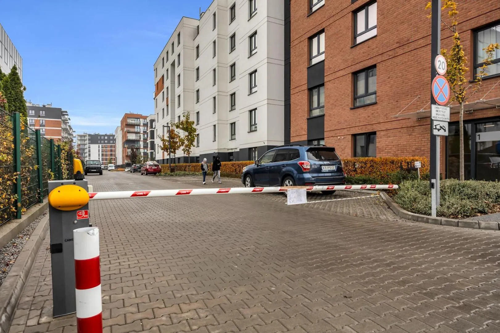 61M2 Wlochy Apt - Parking, Gym, Balcony, Workspace - By Rentujemy Warsaw Apartment