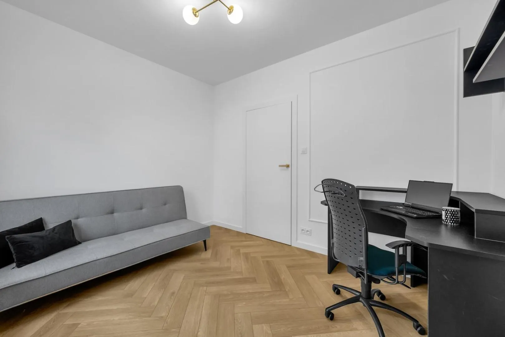 61M2 Wlochy Apt - Parking, Gym, Balcony, Workspace - By Rentujemy Warszawa