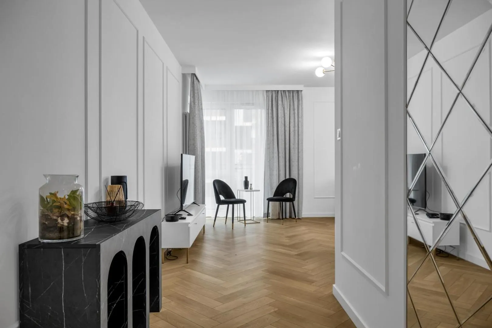 61M2 Wlochy Apt - Parking, Gym, Balcony, Workspace - By Rentujemy Warszawa 0*,  Polska